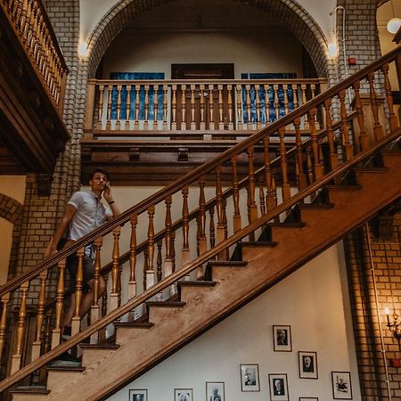 Hotel Slottsvillan Хускварна Экстерьер фото