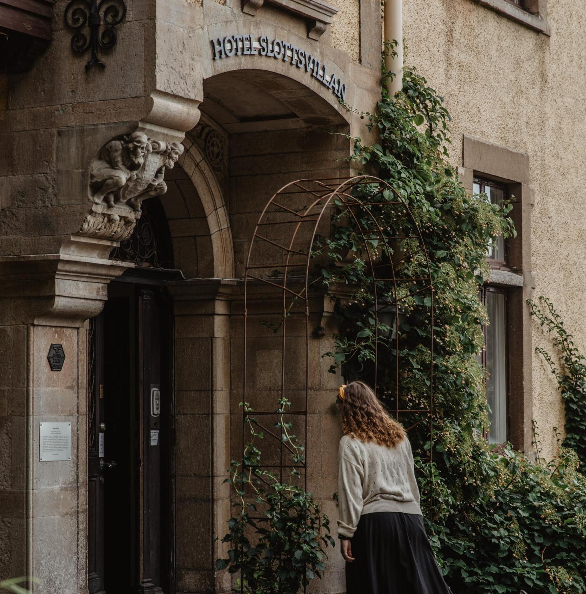 Hotel Slottsvillan Хускварна Экстерьер фото