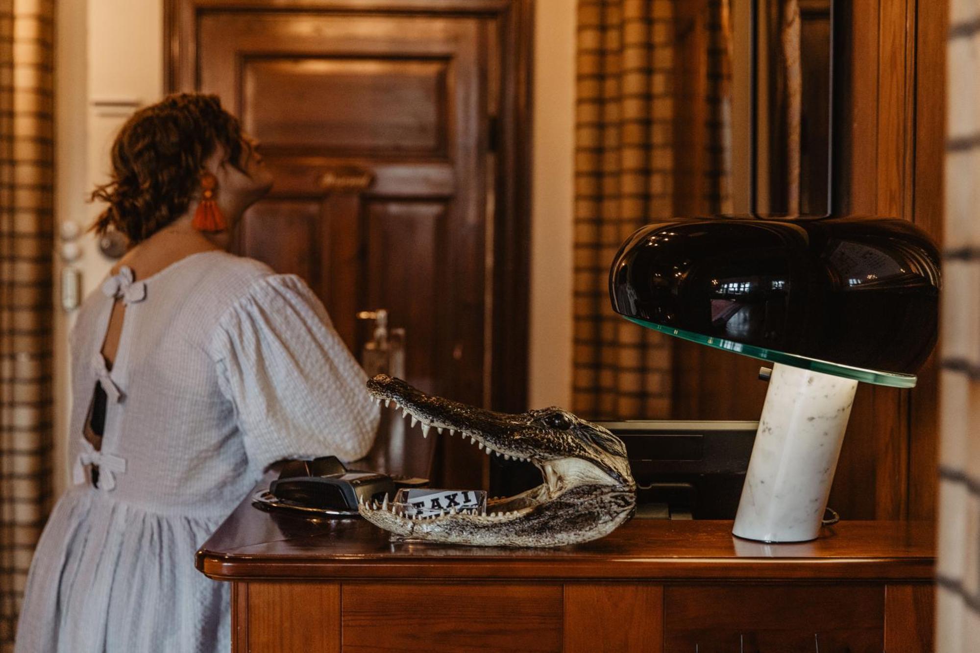 Hotel Slottsvillan Хускварна Экстерьер фото