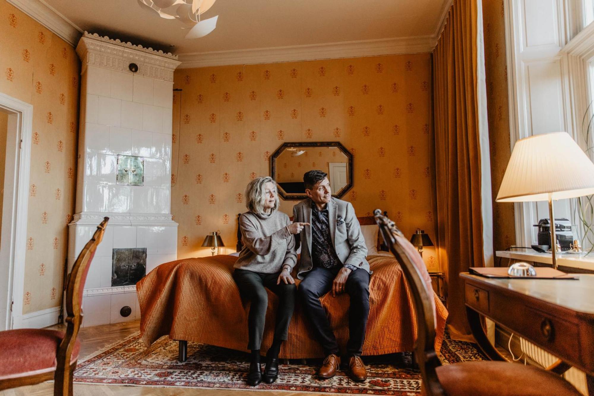Hotel Slottsvillan Хускварна Экстерьер фото