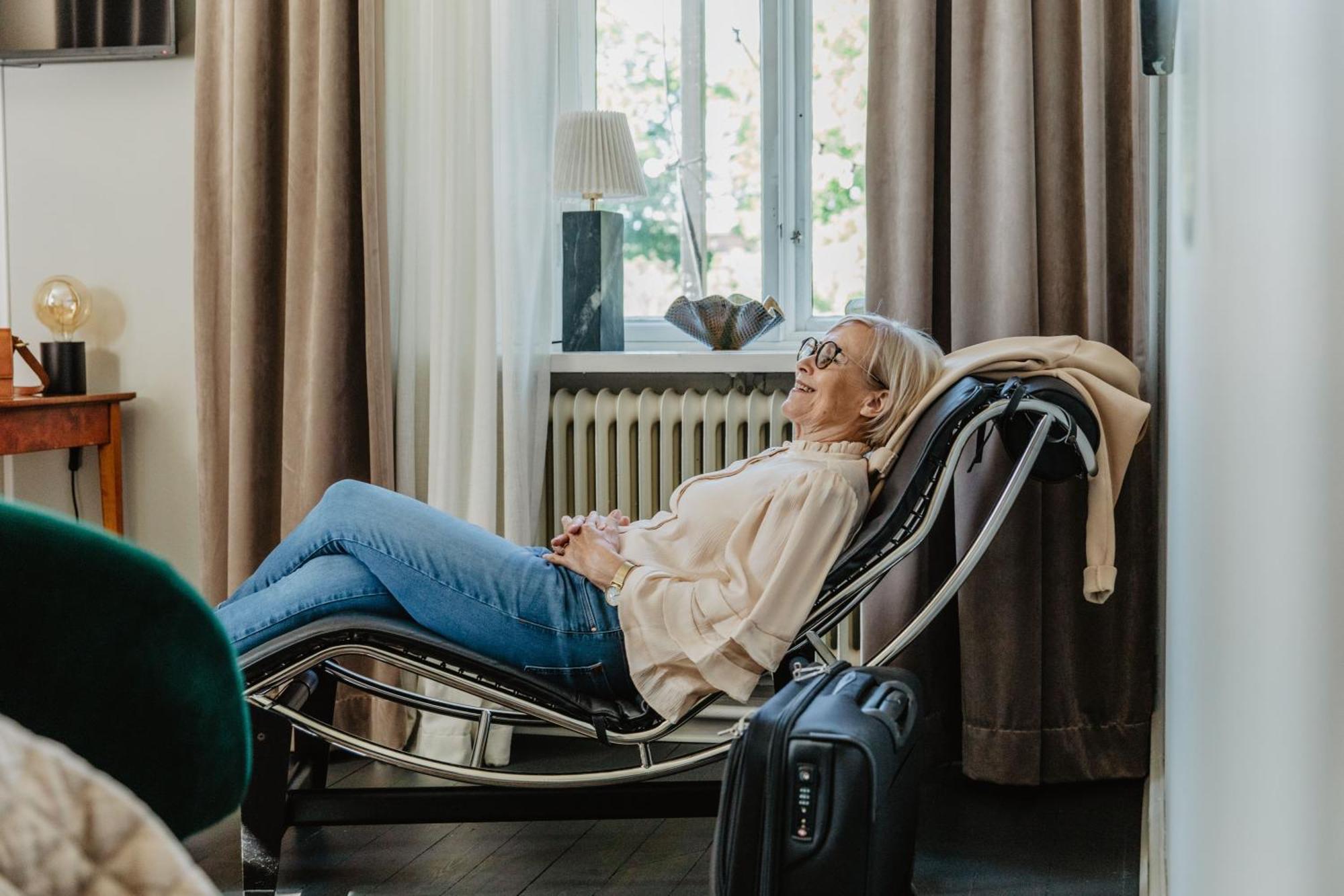 Hotel Slottsvillan Хускварна Экстерьер фото